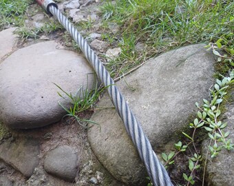 Plumero de cable de acero para alfombras con mango de padouk, accesorios de hierro forjado.