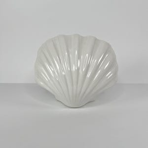 Vintage weiße muschelförmige Keramikvase - Küstenstrand Wohnkultur