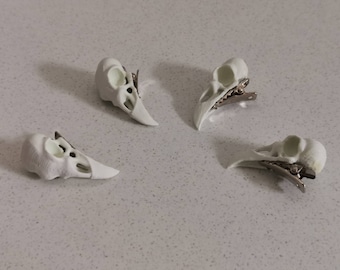 4x Mini raven skull hair clips