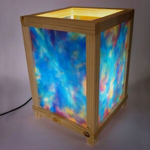 de resina y madera luz
