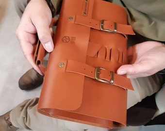 Leather pencil case, pencil bag, calligraphy, pencil case, leather pen case, art supplies, make up case, makes up bag, brush case, brush bag