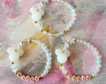 Pulsera personalizada de Mickey que brilla en la oscuridad, regalo para la fiesta de bodas