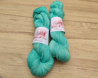 Superzachte Merinowol; 100% superwash-merino; 100gr/400meter; Vingerzettingsgewicht; Handgeverfd