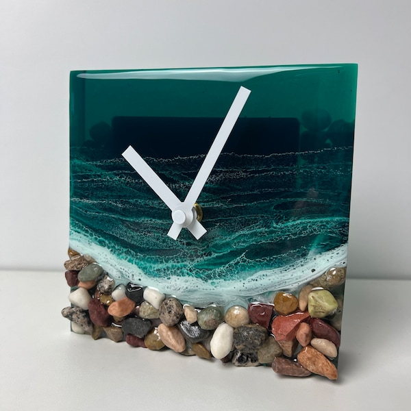 6” emerald and stone table/mantle clock