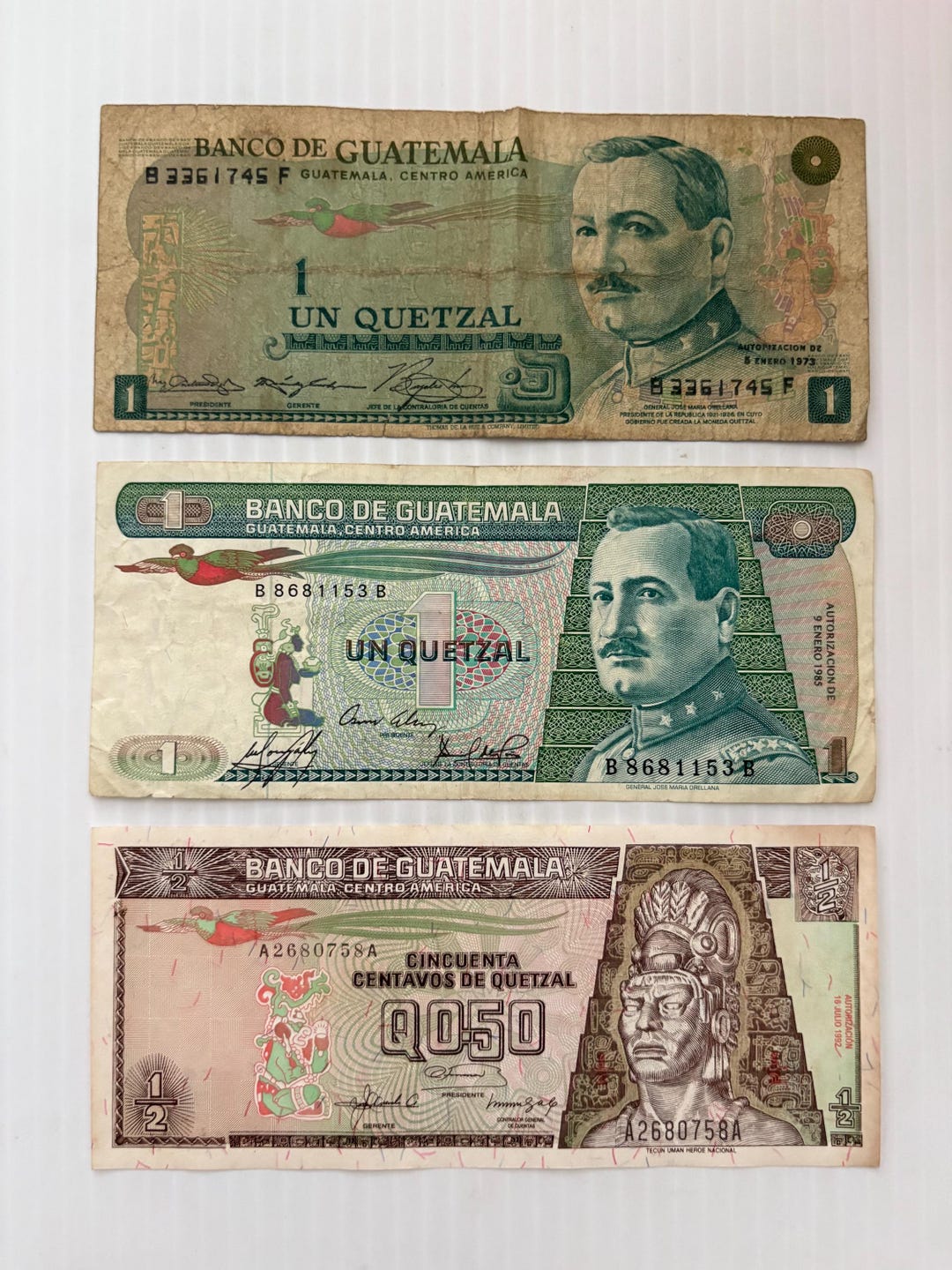 Quetrays Currency Note Guatemala 1 and 1/2 Quetzal 1970s-1990s Lot of 3 Banknotes Colorful ...