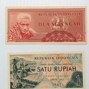 Indonesia 2 1/2 Rupiah 1957 and 1 Rupiah 1961 Lot of 2 Banknotes Colorful Uncirculated