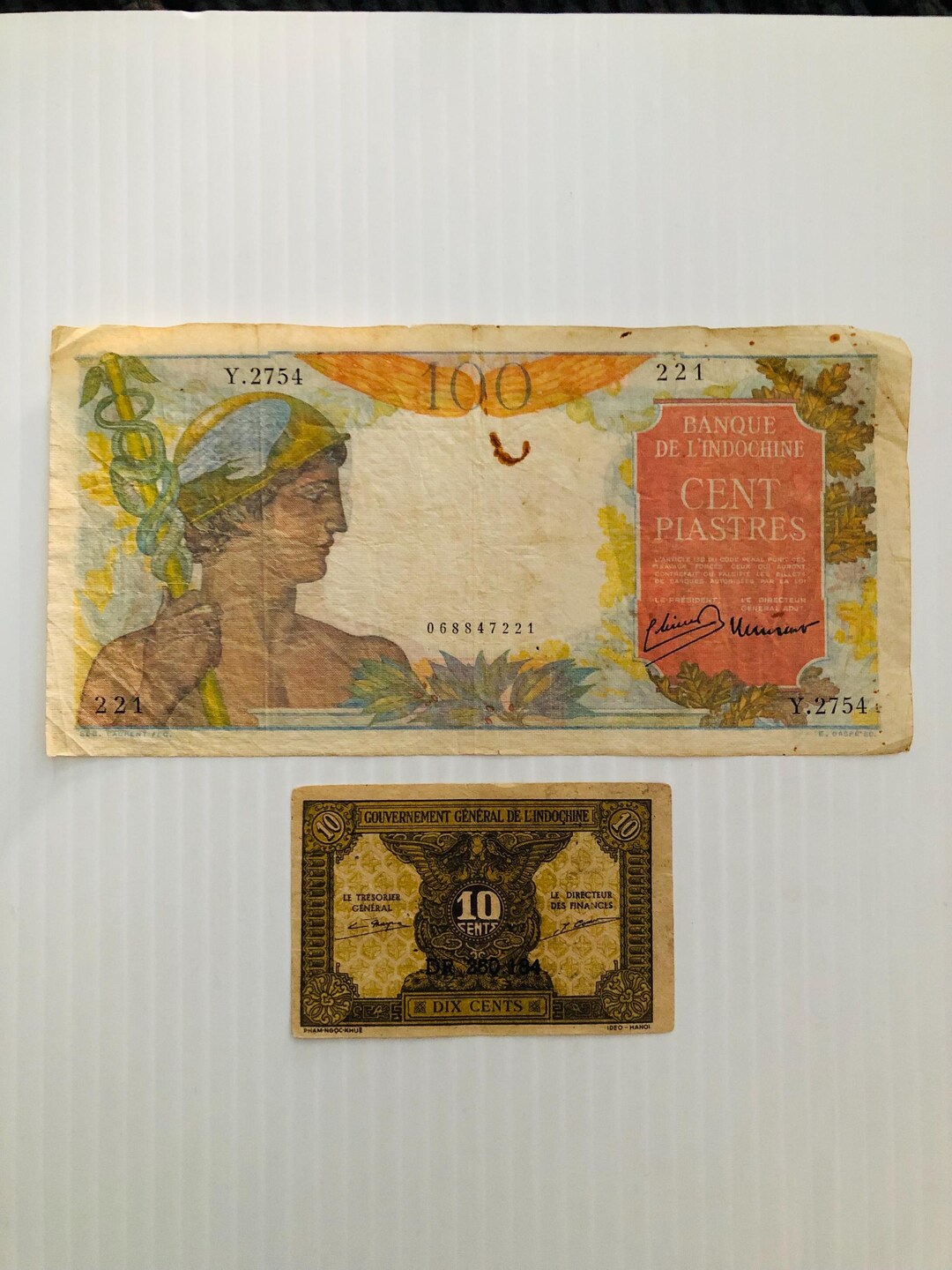 フランス領インドシナ 100 ピアストルと 10 セント 1940 年代 紙幣 2