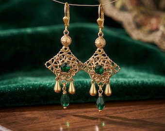 Victorian Style Emerald Green Crystal Dangle Drop Earrings