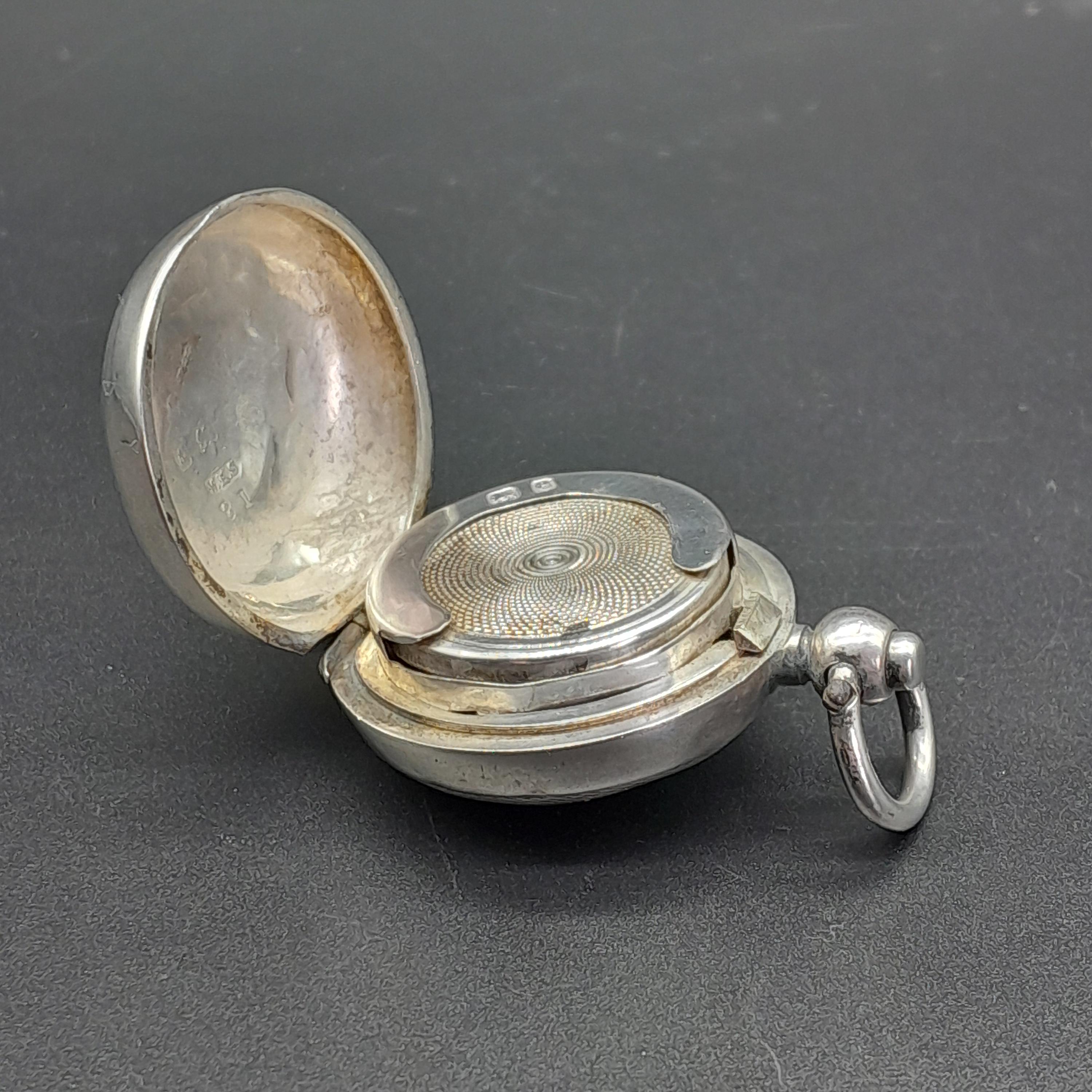 アンティーク雑貨 Antique 1901 Silver Sovereign Case Antique 1901 Silver Sovereign Case アンティーク雑貨