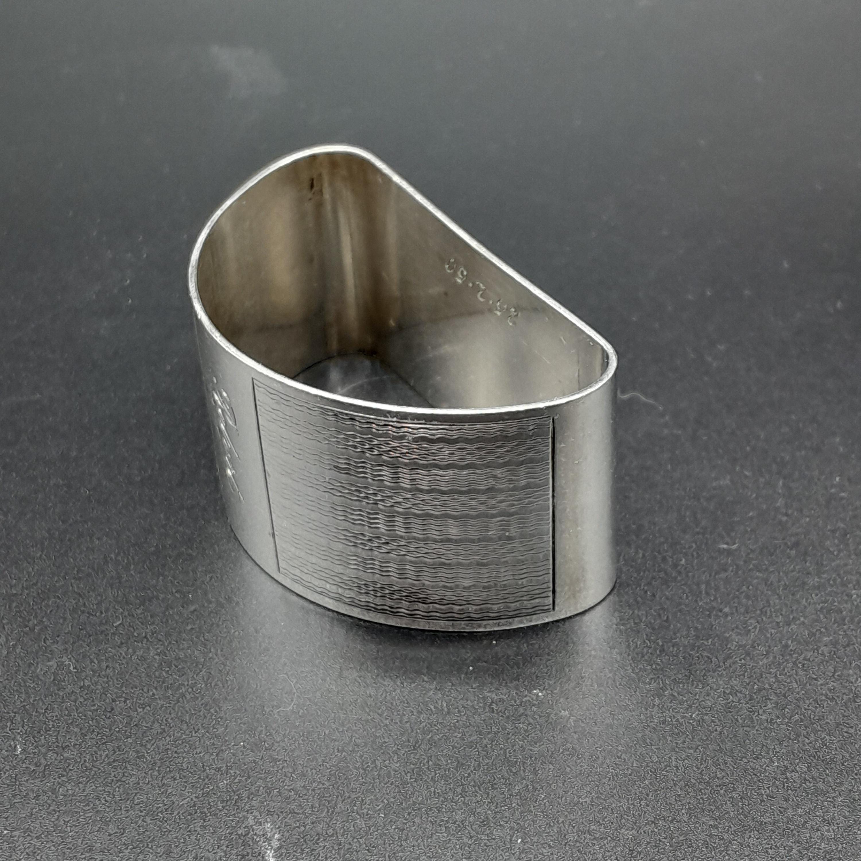 ヴィンテージスターリングシルバーナプキンリング、ROBERTの刻印入り