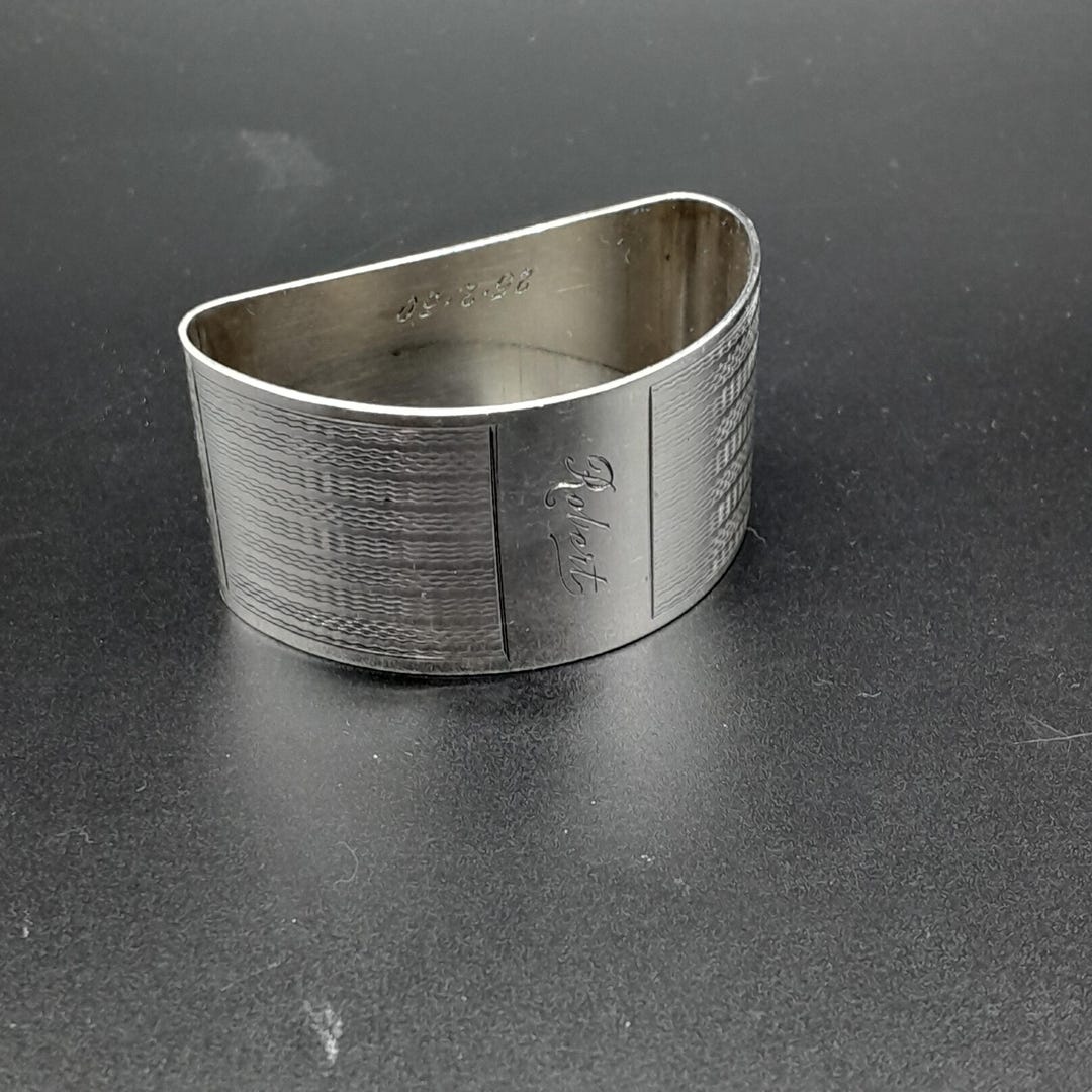 ヴィンテージスターリングシルバーナプキンリング、ROBERTの刻印入り