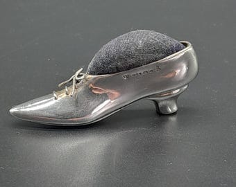 Almofada de alfinetes para sapatos femininos vintage de prata, 1990
