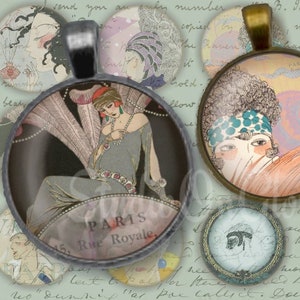Pode incluir: Dois cabochões de vidro em estilo vintage com molduras de metal. Um apresenta uma mulher com um vestido azul e um chapéu de penas, a outra uma mulher com uma faixa azul e branca. Ambos têm o texto "PARIS" e "Rue Royale".