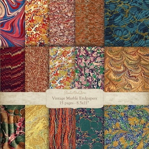 Può includere: Una collezione di 15 risguardi marmorizzati vintage, ciascuno di 21,59 x 27,94 cm, con vari motivi colorati. I disegni includono vortici di rosso, blu, oro e verde, creando un aspetto strutturato e artistico. Il testo "Vintage Marble Endpapers" è visibile.