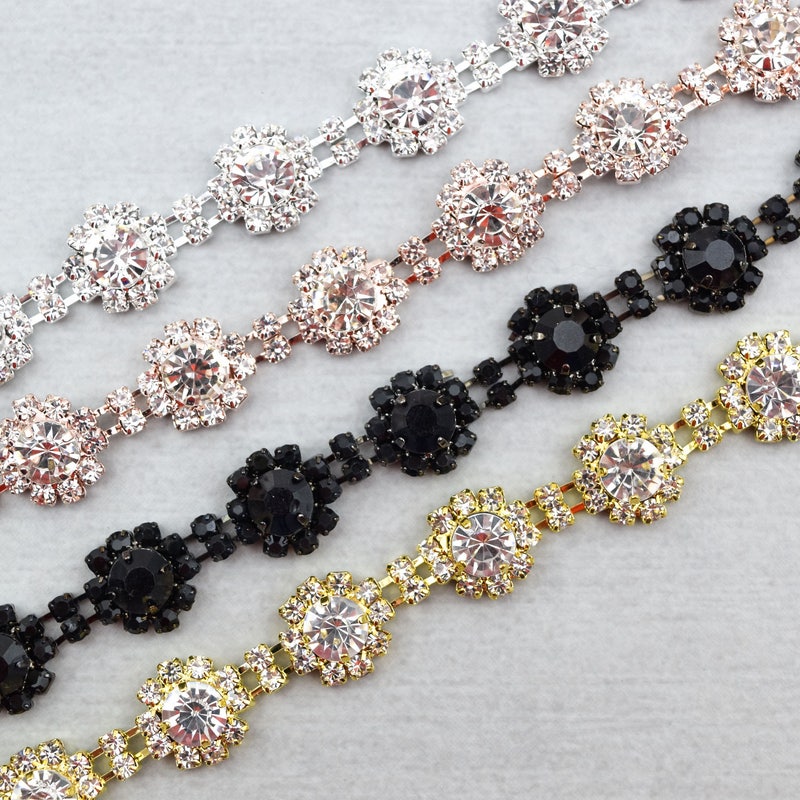 SKINNY BLACK BELT WITH CRYSTAL ELEMENT