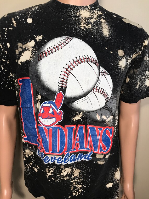 phillies maroon t shirt