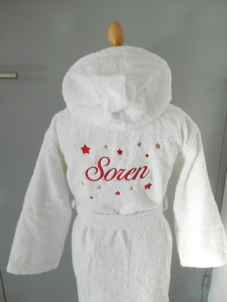 Noël, peignoir enfant personnalisable, cadeaux noël bébé ,peignoir brodé, cadeau de naissance, noël bébé, cadeau enfant personnalisé, image 4