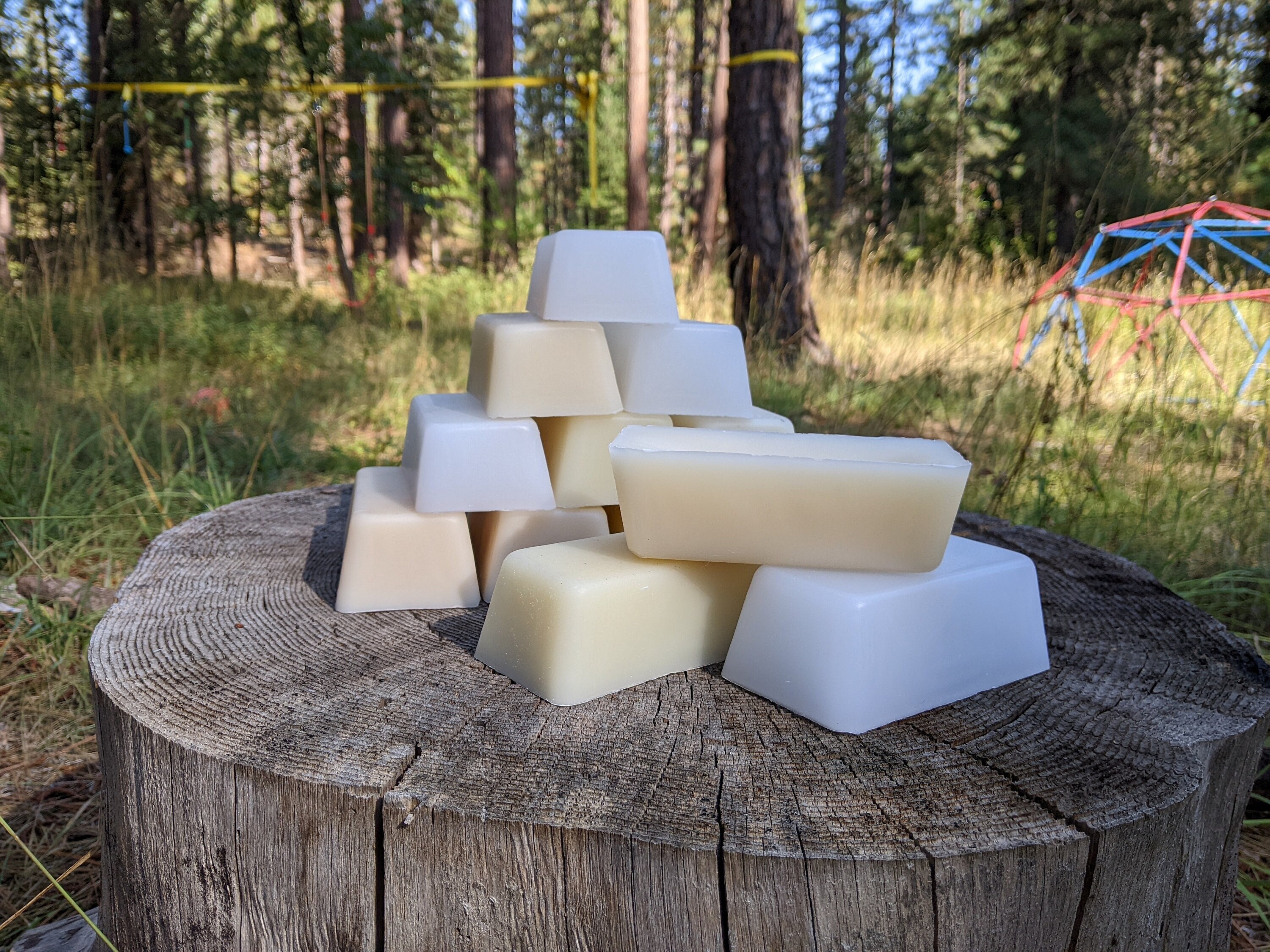 White Beeswax for Candle Making - Wax Flakes 500g - Melting point 63  Celsius