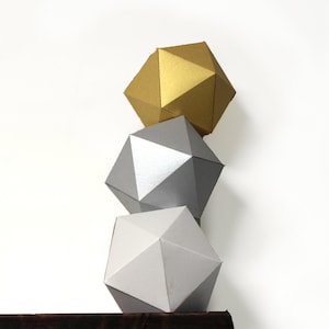 Grand modèle de carton icosaèdre, polyèdre, icosaèdre, formes 3D, enseignement à domicile, Montessori, papier, mathématiques, manipulation, prédécoupé