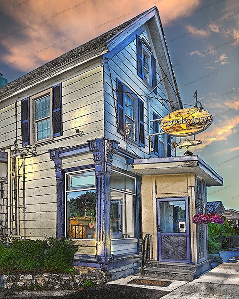 Creekview Restaurant, Main Street in Williamsville NY Photo by Jman