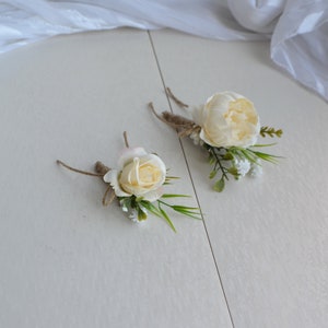 Marfil Boutonniere pequeño Boutonniere beige ojo de novio boda novio Boutonniere para hombres boda muñeca corsage