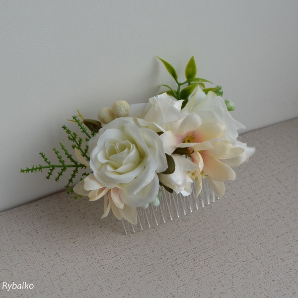 Ivory flower comb Wedding hair comb roses Beige hairpin Flower hairpiece White rose flower comb Hair comb white Bridesmade flower comb