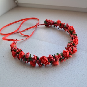 Small red rose flower crown Red flower headband Girl flower crown Boho wedding flower crown Red bridal flower crown Smal roses crown