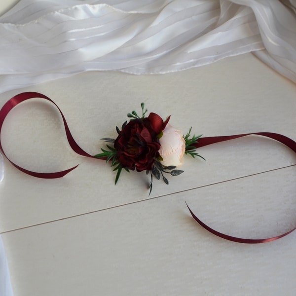 Burgundy Wrist corsage Small Deep red Bridesmaid corsage Burgundy Pink Hair comb Burgundy Boutonniere