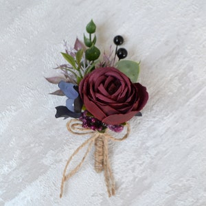 Burgundy navy blue boutonniere Burgundy blue corsage Boho wedding accessories Winter boutonniere groom Flower girl corsage