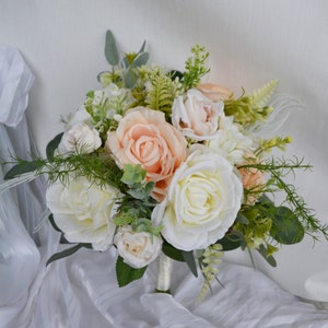 Small faux bouquet Bridal Boho wedding bouquet Rose bouquet White bridal flowers Classic wedding Bridal bouquet