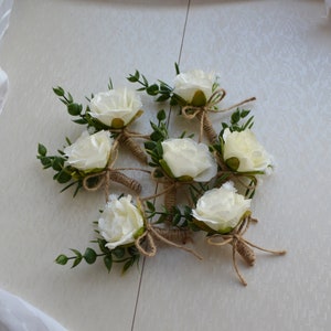 Boutonniere de rosa blanca Boutonniere blanco para hombre Novios ojal de novio pequeño boutonniere