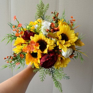 Sunflower small bouquet Bridesmaid sunflower bouquet Yellow Wedding bouquet Summer wedding accessories