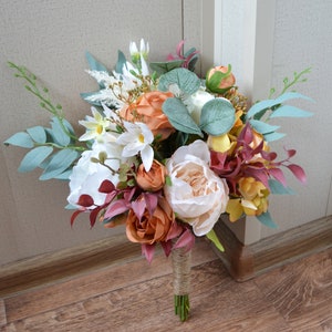 Orange white bouquet Terracotta bouquet Small bridal bouquet Rustic bouquet fall wedding bouquet Orange bouquet