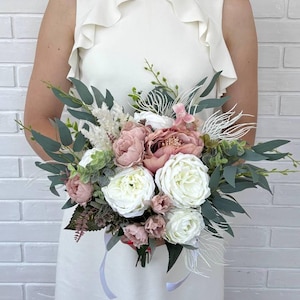 Blush pink beige flowers White cream Bridal bouquet Faux bouquet Silk flowers Boho Bouquet Wedding Bridal bouquet