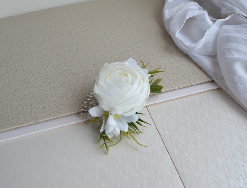 White Flower comb Peony Bridesmaid Hair comb flowers Wedding Floral comb Girl Hair clip Flower accessories Bridal Hairpiece Peony