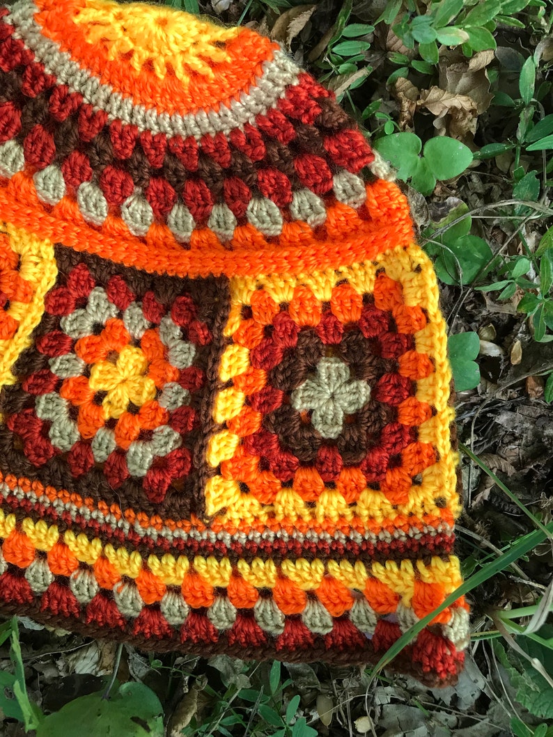 Cappello alla pescatora all'uncinetto da donna, lavorato a mano, pieghevole, alla moda, carino e comodo e casual, cappello da pesca alla moda, con fiore, lavorato a maglia, per viaggi, spiaggia