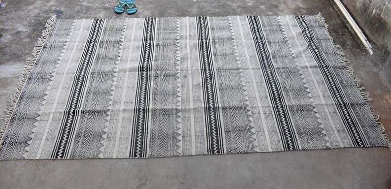 Large Indian rugs cotton rug, woven rug, area rugs sale, decor rug, rustic rugs, decorative rug, rugs, Bohemian rugs, indian rugs, image 3
