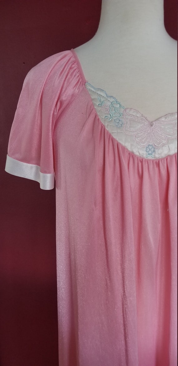 Vintage 1980s pink babydoll nightdress with embro… - image 2
