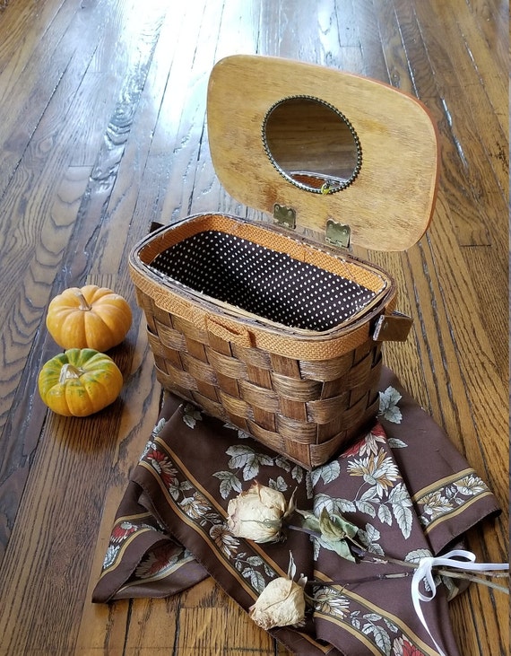 Vintage 1970s autumnal basket purse with hand-dra… - image 2