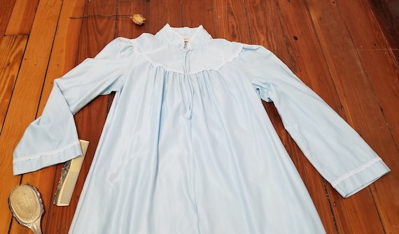 Vintage Reposé zip-front nightdress dressing gown - image 1