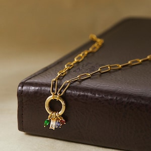 Collar con iniciales para el Día de la Madre, collar con dije de piedra de nacimiento para mamá, joyería con dije de letra personalizada, collar con cadena de clip para mamá