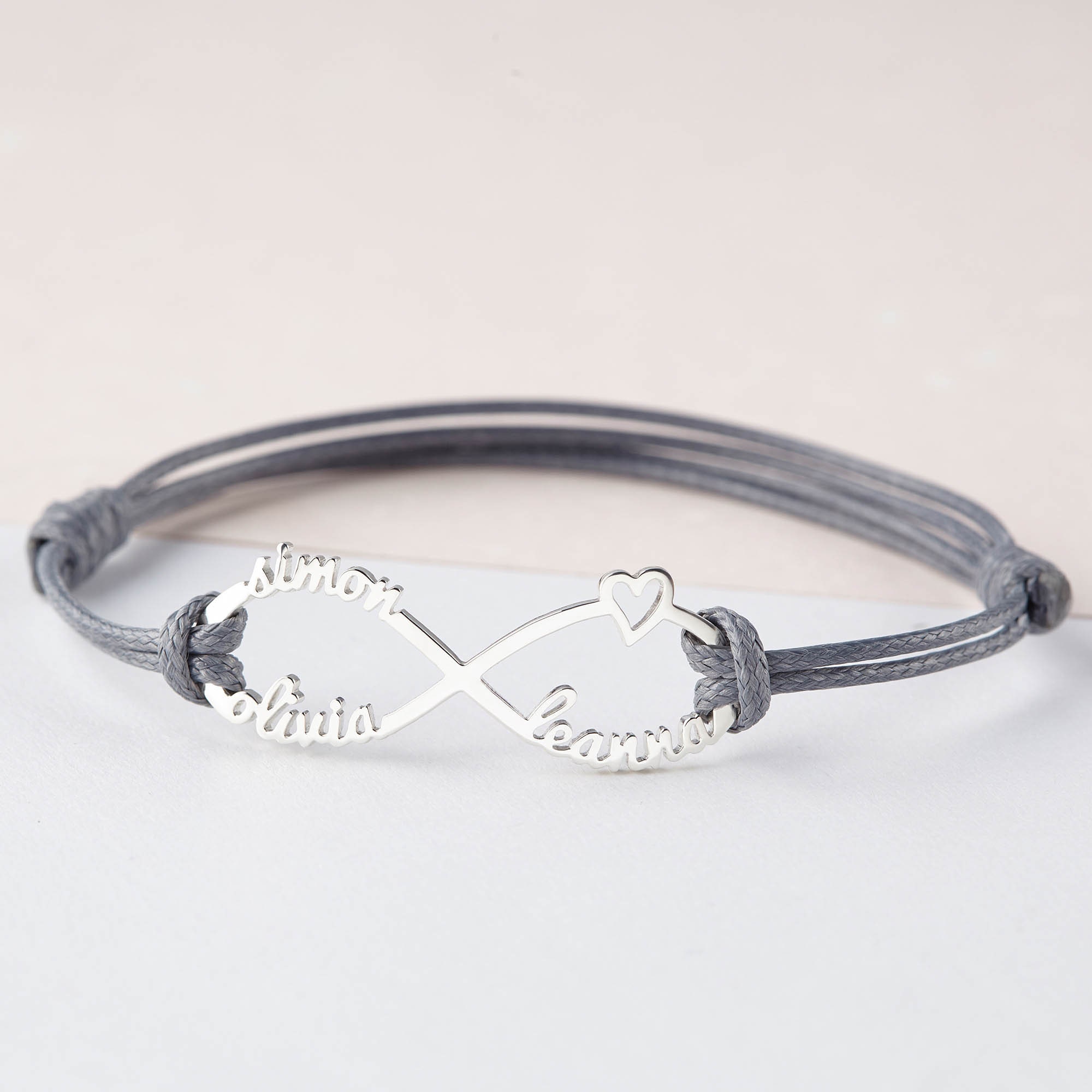 Glimmerday Bracciale Infinito Personalizzato per la Festa della Mamma, Bracciale Gioiello da Donna con Incisione del Nome e della pietra di Nascita, Bracciali con Ciondolo in Argento (2-7 nomi