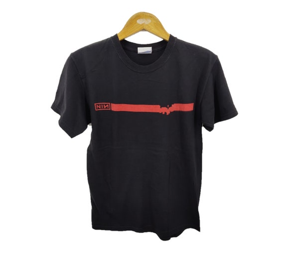 Vintage NIN nine inches nails rock band tee