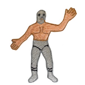 Puede incluir: Parche bordado para planchar de un luchador con máscara y mallas plateadas, torso marrón y brazo derecho levantado.