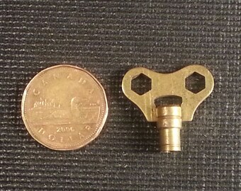 SWISS SIZE BRASS SINGLE END KEY 29581 CLOCK KEY #3 3.00 MM