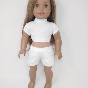 18 cm große Puppenkleidung. Passt wie amerikanische Puppenkleidung. 18 cm große Puppenkleidung. Winterweiße Shorts