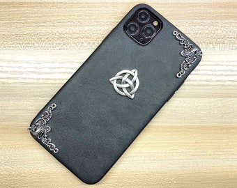 Triquetra Symbole Noeud Celtique En Cuir PU Étui Complet Antichoc Pour iPhone XS XR 11 12 13 Pro Max Samsung S21 S20 S10 Note 8 9 10 Plus 20 Ultra