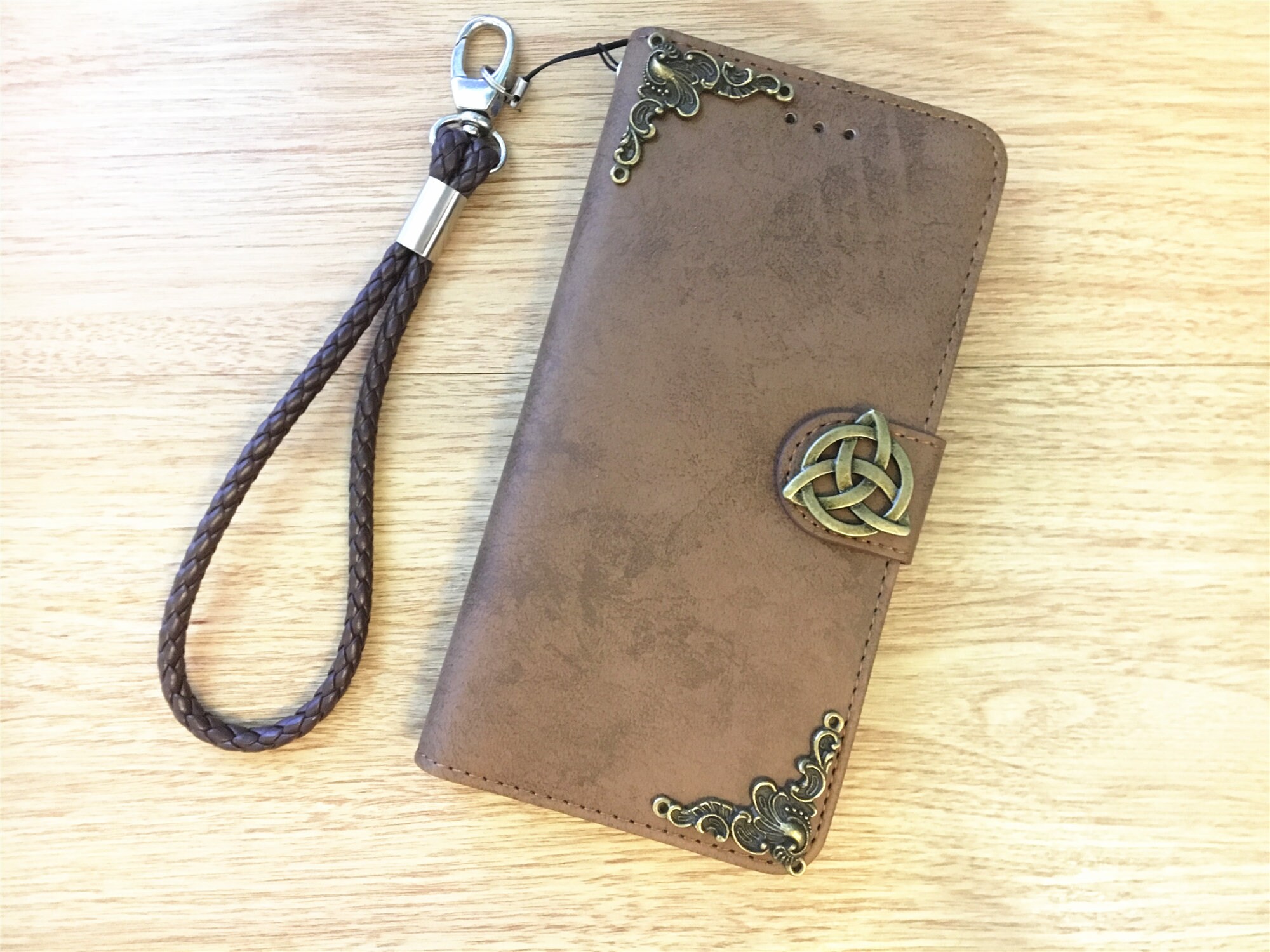 Triquetra Symbol Celtic Knot Removable Wallet Leather Magnetic Case For iPhone XR XS 11 Pro Max Samsung S21 S20 S10 Plus Note 8 9 10 20 Triquetra Symbol Celtic Knot Removable Wallet Leather Magnetic Case For iPhone XR XS 11 Pro Max Samsung S21 S20 S10 Plus Note 8 9 10 20