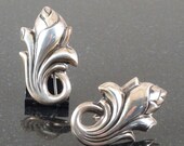 Vintage Taxco Rancho Alegre Gallery Sterling Silver Repousse Flower Bud Swirl Earrings c1950s screw back