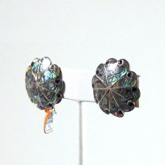 Vintage Taxco Abalone and Jet Daisy Earrings c195… - image 2